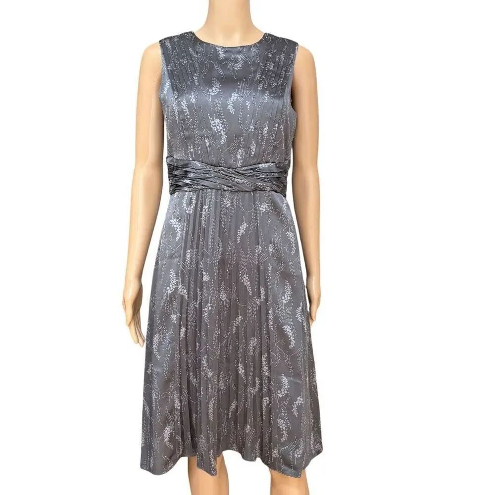 Brooks Brothers 100% silk floral beaded pleated front grey dress size 2